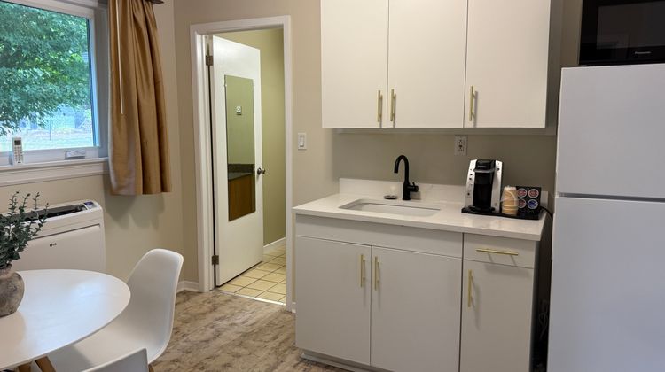 Aurora Inn Room