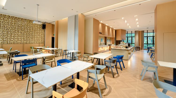 Holiday Inn Express Haikou West Coast Restaurant