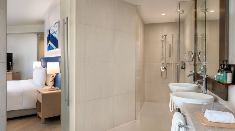 Crowne Plaza Abu Dhabi-Yas Island Suite