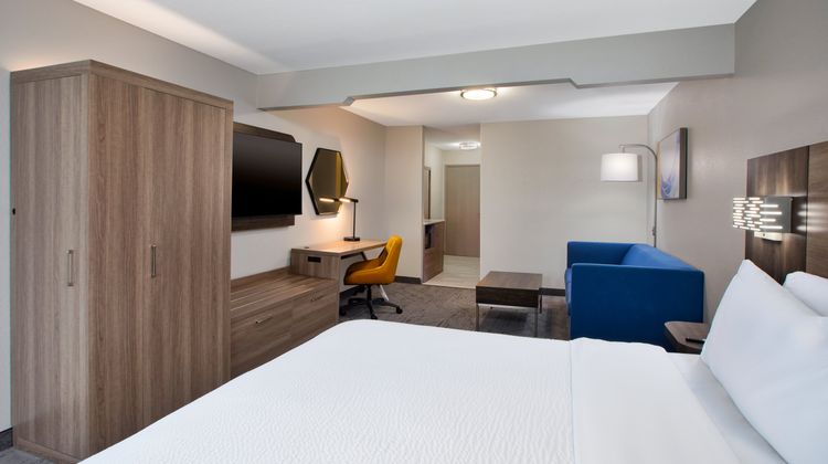 Holiday Inn Express & Suites Wauseon Room