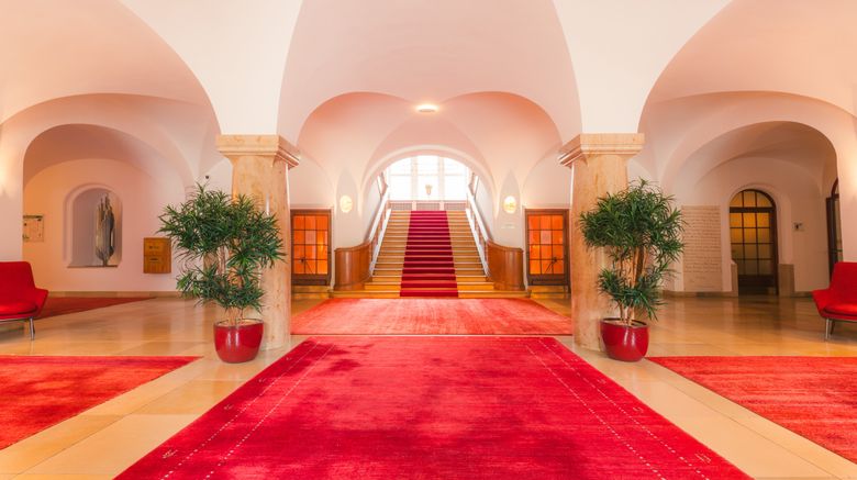 <b>Schloss Elmau Lobby</b>. Images powered by <a href="https://www.leonardoworldwide.com/" title="Leonardo Worldwide" target="_blank">Leonardo</a>.