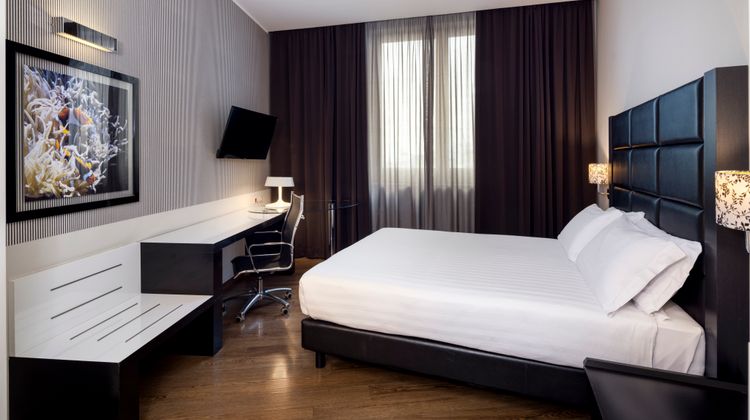 Holiday Inn Genoa City Room