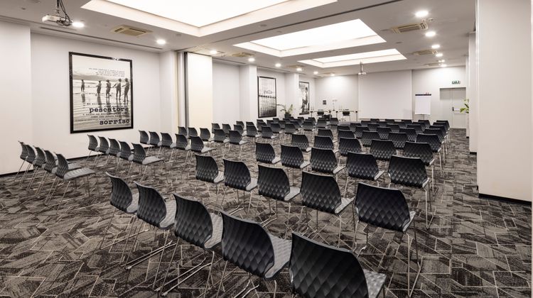 Holiday Inn Genoa City Meeting