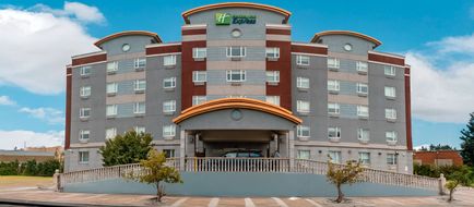 Holiday Inn Express Maspeth Exterior
