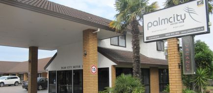 Palm City Motor Inn Exterior