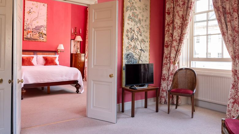 <b>Dukes Hotel Suite</b>. Images powered by <a href="https://www.leonardoworldwide.com/" title="Leonardo Worldwide" target="_blank">Leonardo</a>.