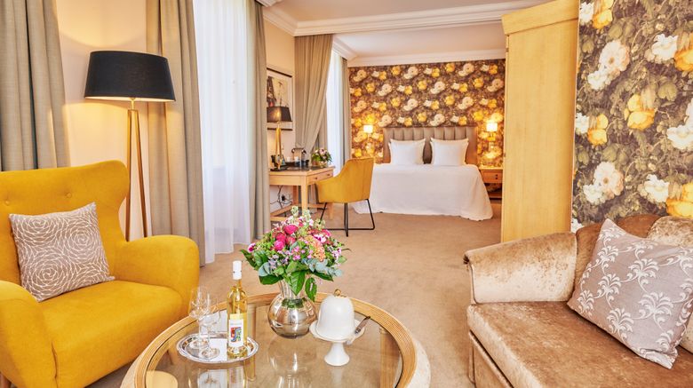 <b>Weinromantikhotel Richtershof Suite</b>. Images powered by <a href="https://www.leonardoworldwide.com/" title="Leonardo Worldwide" target="_blank">Leonardo</a>.