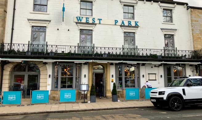 The West Park Hotel & Pub Exterior