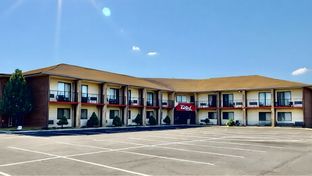 Red Roof Inn & Suites Newport Middletown