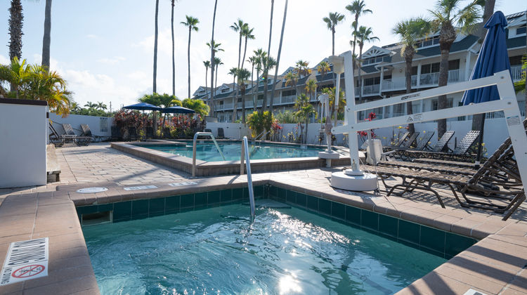 Holiday Inn Hotel & Suites Pool