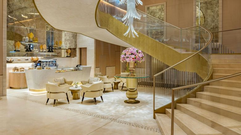 <b>The St Regis Dubai, The Palm Lobby</b>. Images powered by <a href="https://www.leonardoworldwide.com/" title="Leonardo Worldwide" target="_blank">Leonardo</a>.