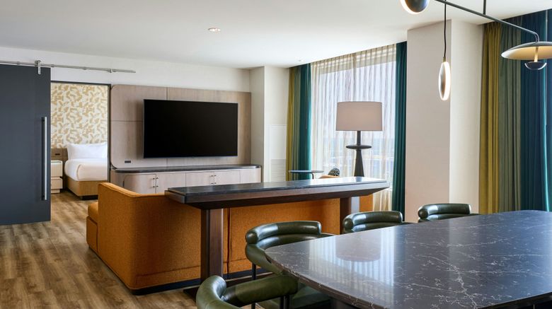 <b>Renaissance Schaumburg Conv Center Hotel Room</b>. Images powered by <a href="https://www.leonardoworldwide.com/" title="Leonardo Worldwide" target="_blank">Leonardo</a>.