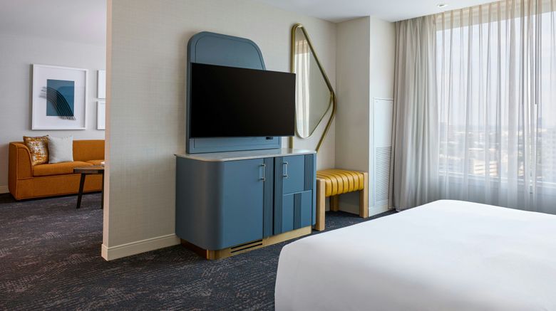 <b>Renaissance Schaumburg Conv Center Hotel Suite</b>. Images powered by <a href="https://www.leonardoworldwide.com/" title="Leonardo Worldwide" target="_blank">Leonardo</a>.