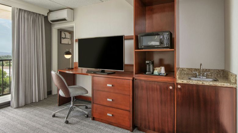 <b>Courtyard Los Angeles Pasadena/Monrovia Suite</b>. Images powered by <a href="https://www.leonardoworldwide.com/" title="Leonardo Worldwide" target="_blank">Leonardo</a>.