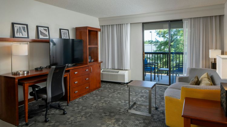 Courtyard Gulf Shores Craft Farms Suite