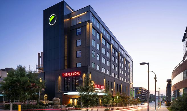 Element Minneapolis Downtown Exterior