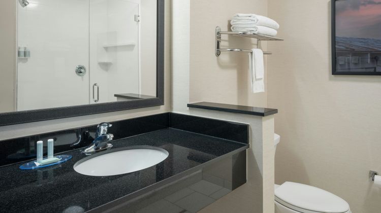 Fairfield Inn & Suites Towanda Room