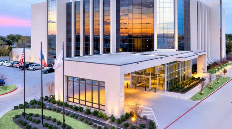 The Arlin Arlington Exterior