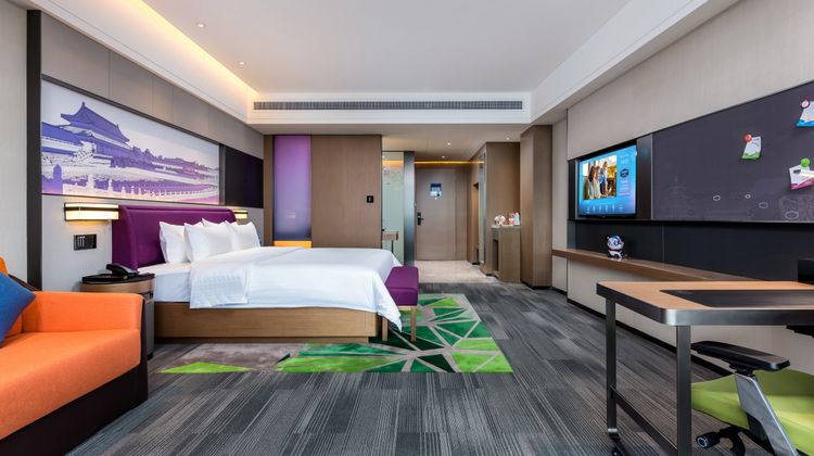 Hampton by Hilton Daxing World Flower Room