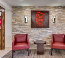 Red Roof Inn & Suites Newport Middletown Lobby