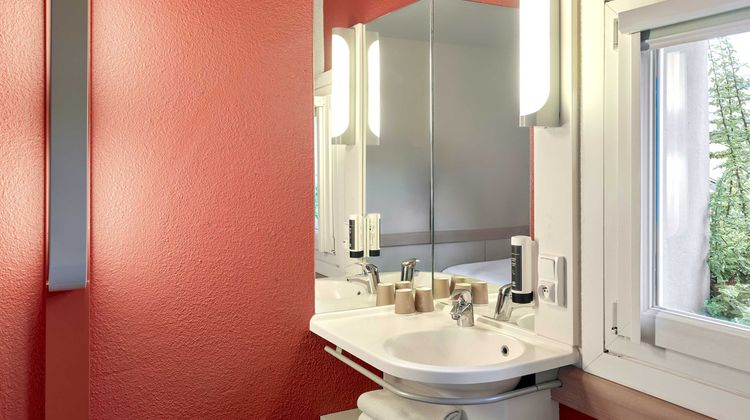 B&B Hotel Cergy Pierrelaye Room