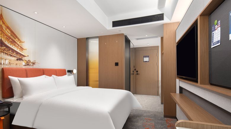 <b>Hampton Inn Binjiang Financial Center Room</b>. Images powered by <a href="https://www.leonardoworldwide.com/" title="Leonardo Worldwide" target="_blank">Leonardo</a>.