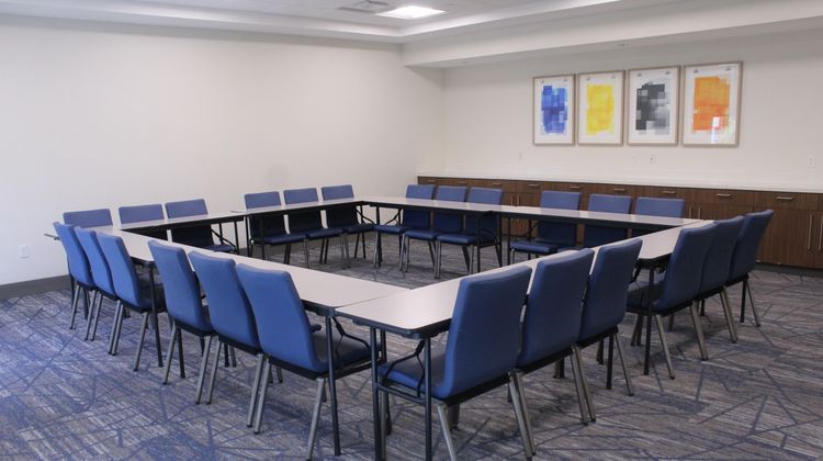Holiday Inn Express & Suites Roswell Meeting