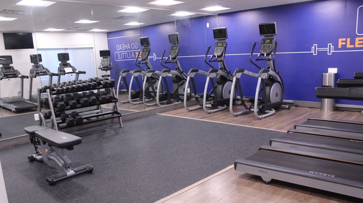 Holiday Inn Express & Suites Roswell Health Club