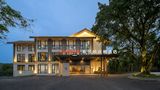 Hampton CKG Changshou Lake Exterior