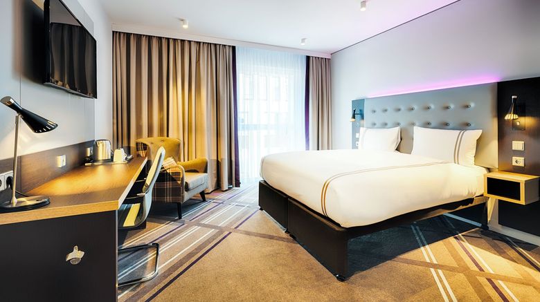 <b>Premier Inn Darmstadt City Center Room</b>. Images powered by <a href="https://www.leonardoworldwide.com/" title="Leonardo Worldwide" target="_blank">Leonardo</a>.