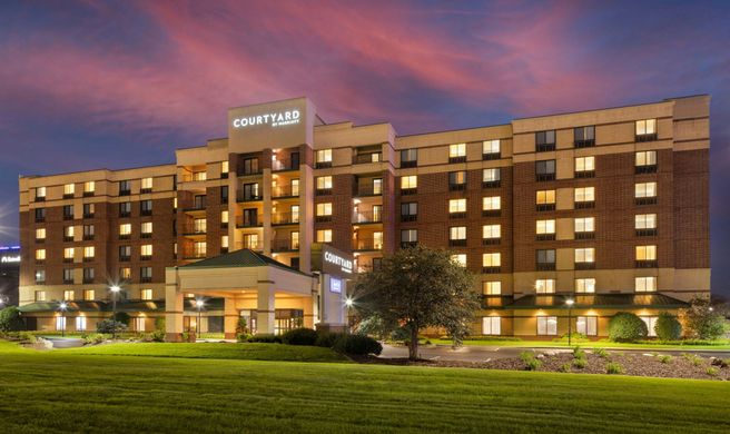 Courtyard Bloomington by Mall of America Exterior