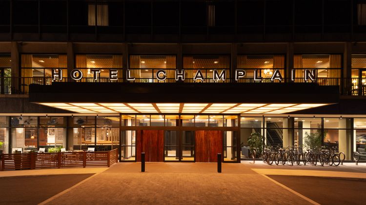 Hotel Champlain, Curio Collection Exterior