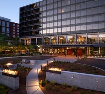 Hotel Champlain, Curio Collection Exterior