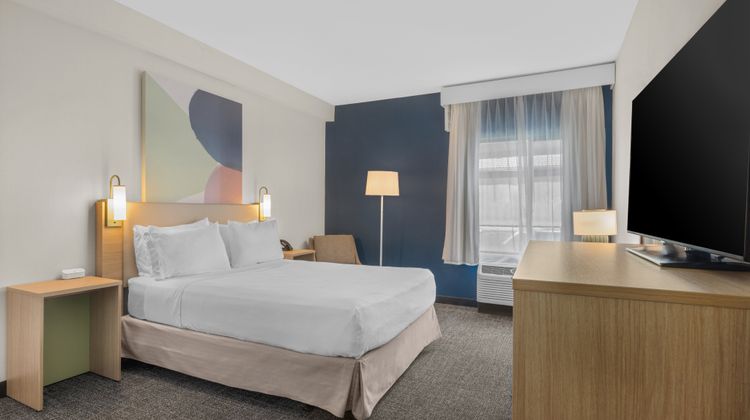 Spark by Hilton Bakersfield Central Room