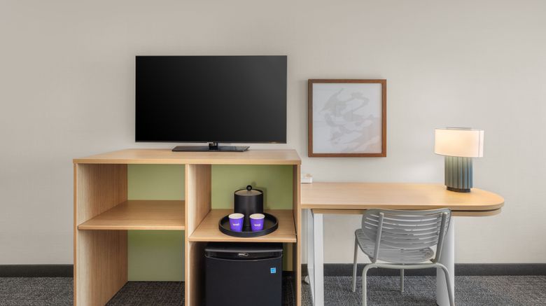 <b>Spark by Hilton Bakersfield Central Room</b>. Images powered by <a href="https://www.leonardoworldwide.com/" title="Leonardo Worldwide" target="_blank">Leonardo</a>.
