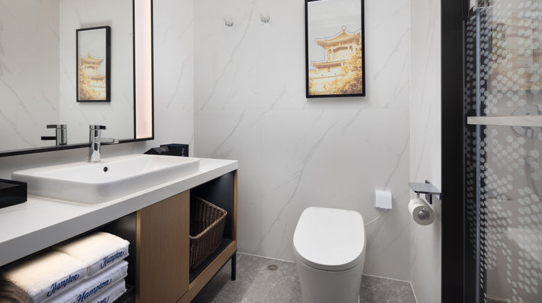 <b>Hampton Inn XIY South Gate City Wall Room</b>. Images powered by <a href="https://www.leonardoworldwide.com/" title="Leonardo Worldwide" target="_blank">Leonardo</a>.