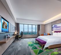 Hampton by Hilton Daxing World Flower Room