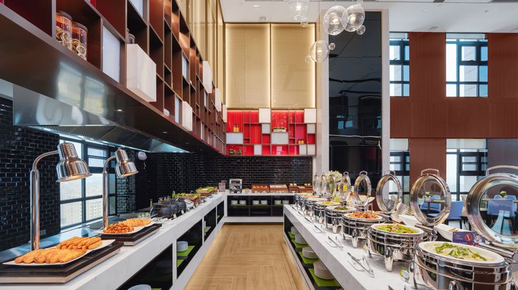 Hampton by Hilton Hebi Railway Station Restaurant