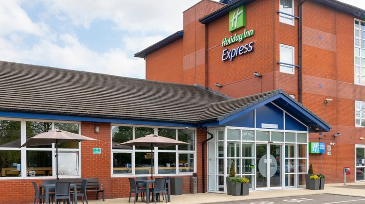 Holiday Inn Express Burton on Trent Exterior