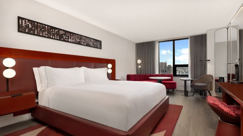 <b>Revery Toronto Downtown Curio Collection Room</b>. Images powered by <a href="https://www.leonardoworldwide.com/" title="Leonardo Worldwide" target="_blank">Leonardo</a>.