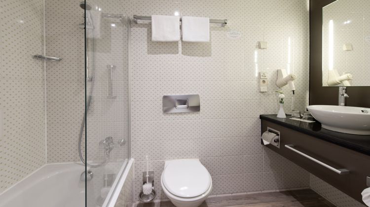 Leonardo Hotel Karlsruhe Room