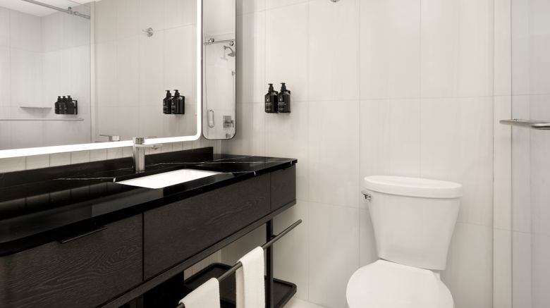 <b>Revery Toronto Downtown Curio Collection Room</b>. Images powered by <a href="https://www.leonardoworldwide.com/" title="Leonardo Worldwide" target="_blank">Leonardo</a>.