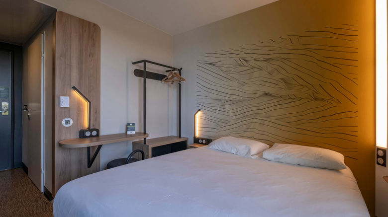 <b>B&B Hotel Saintes Room</b>. Images powered by <a href="https://www.leonardoworldwide.com/" title="Leonardo Worldwide" target="_blank">Leonardo</a>.