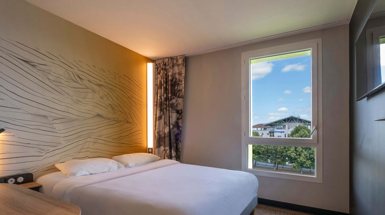 <b>B&B Hotel Saintes Room</b>. Images powered by <a href="https://www.leonardoworldwide.com/" title="Leonardo Worldwide" target="_blank">Leonardo</a>.