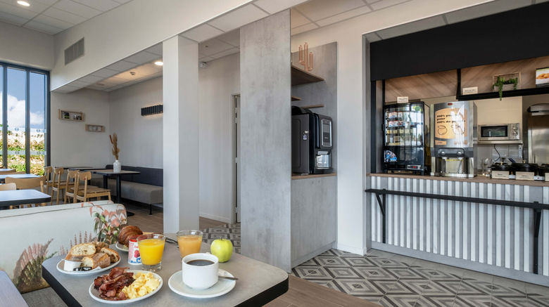 <b>B&B Hotel Saintes Restaurant</b>. Images powered by <a href="https://www.leonardoworldwide.com/" title="Leonardo Worldwide" target="_blank">Leonardo</a>.