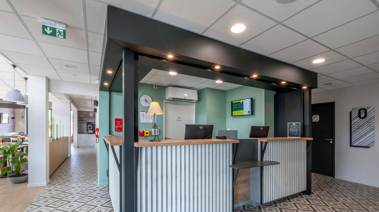 <b>B&B Hotel Saintes Lobby</b>. Images powered by <a href="https://www.leonardoworldwide.com/" title="Leonardo Worldwide" target="_blank">Leonardo</a>.