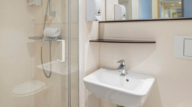 <b>B&B Hotel Laval Ouest Room</b>. Images powered by <a href="https://www.leonardoworldwide.com/" title="Leonardo Worldwide" target="_blank">Leonardo</a>.