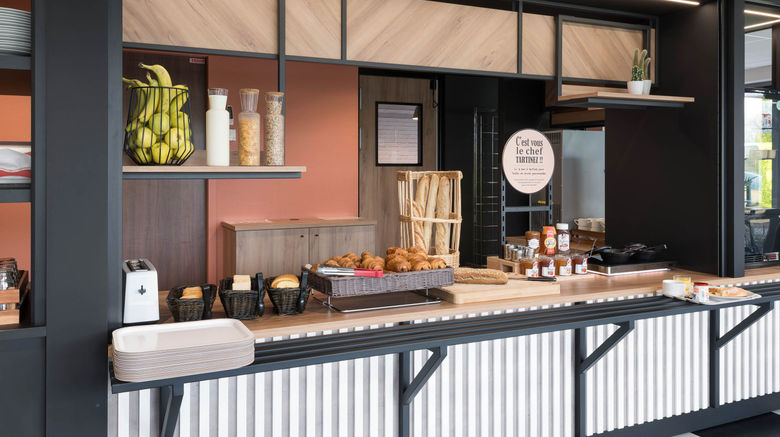 <b>B&B Hotel Laval Ouest Restaurant</b>. Images powered by <a href="https://www.leonardoworldwide.com/" title="Leonardo Worldwide" target="_blank">Leonardo</a>.