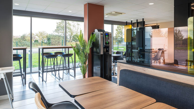 <b>B&B Hotel Laval Ouest Restaurant</b>. Images powered by <a href="https://www.leonardoworldwide.com/" title="Leonardo Worldwide" target="_blank">Leonardo</a>.