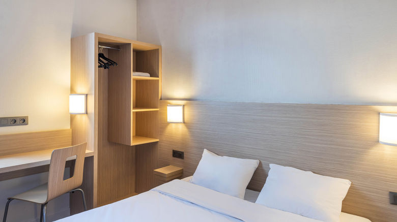 <b>B&B Hotel Laval Ouest Room</b>. Images powered by <a href="https://www.leonardoworldwide.com/" title="Leonardo Worldwide" target="_blank">Leonardo</a>.